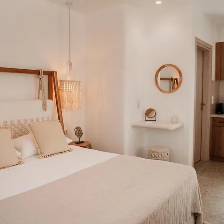 Anais Of Naxos Отель 3*