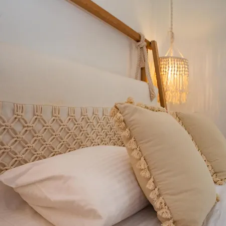 Hotel Anais Of Naxos 3*