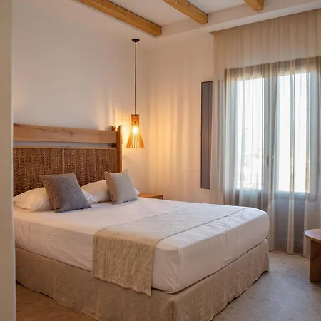 Anais Of Naxos Agia Anna (Naxos)