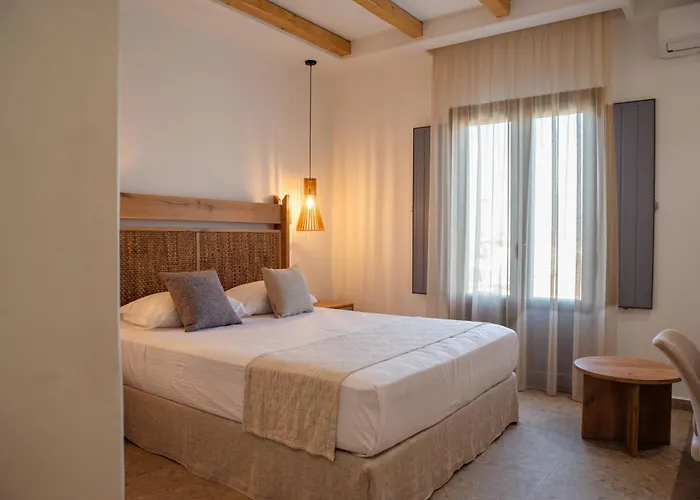 Anais Of Naxos Ajía Ána