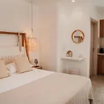 Anais Of Naxos Hotell 3*
