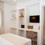 Anais Of Naxos Hotell 3*