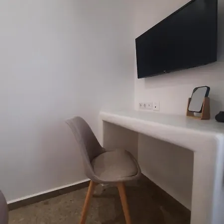 Hotel Anais Of Naxos 3*