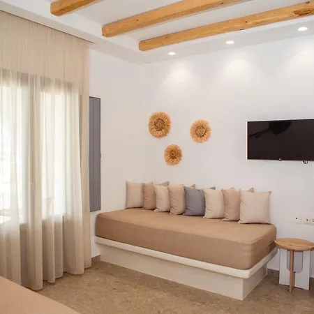 Anais Of Naxos Hotel